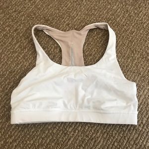Lululemon White invigorate bra sz 6
